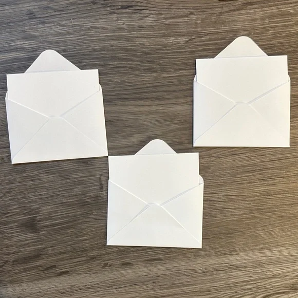 Louis Vuitton Orange Boxes with White Ribbons - Picture 4 of 6